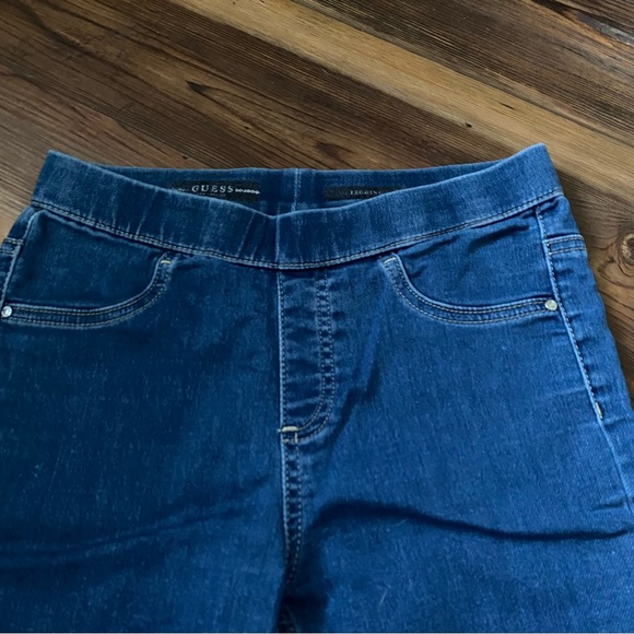 Comfy, Flexible Guess Jeggings - Picture 4 of 7